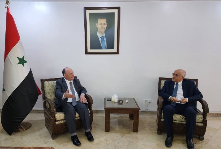 الوزير ابراهيم يبحث مع السفير التونسي بدمشق علاقات التعاون العلمي والبحثي .