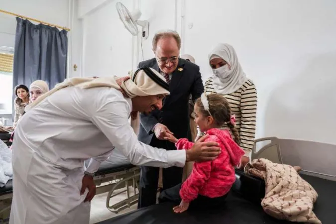 جولة لوزير التعليم العالي  وسفير دولة قطر الشيخ خليفة بن عبد الله آل محمود في مشفى جراحة القلب الجامعي بدمشق