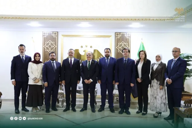 وزير التعليم العالي والبحث العلمي يبحث مع السفير التركي سبل تعزيز التعاون العلمي والبحثي، والتحضير لمذكرة تفاهم.