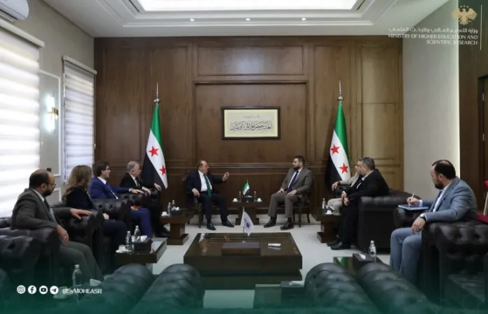 لقاء وزير التعليم العالي والبحث العلمي مع محافظ حمص خلال جولة ميدانية في المحافظة.