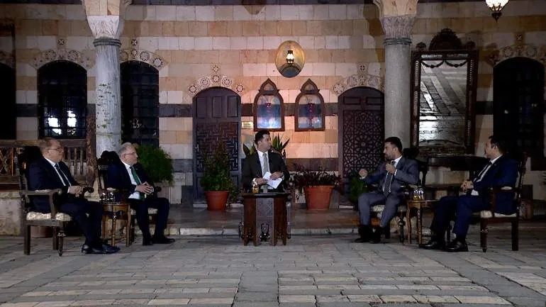 وزير التعليم العالي والبحث العلمي الدكتور "مروان الحلبي" في ندوة حوارية حول الزيادة النوعية للرواتب على قناة الإخبارية السورية.