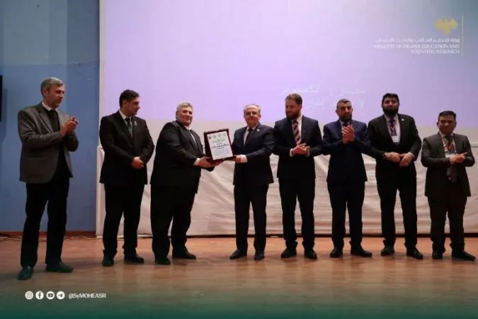 وزير التعليم العالي  ومحافظ حماة  يفتتحان المؤتمر الدولي السابع للدواجن في كلية الطب البيطري بجامعة حماة.