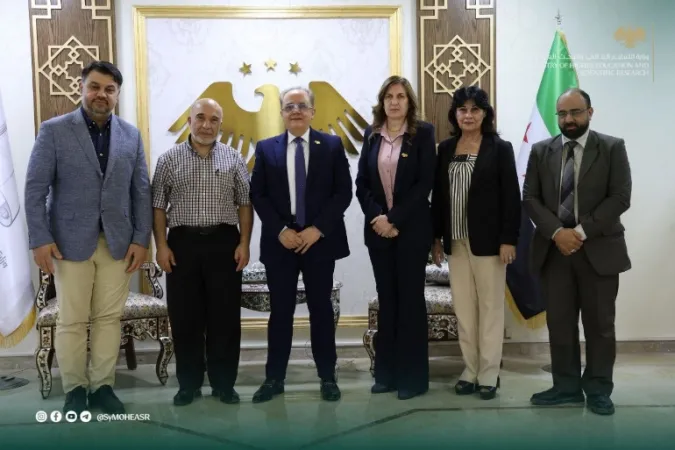 وزير التعليم العالي والبحث العلمي  يلتقي مع الدكتور "بكر غبيس"، أحد أبناء الجالية السورية الأمريكية وعضو مجلس الابتكار السوري الأمريكي.
