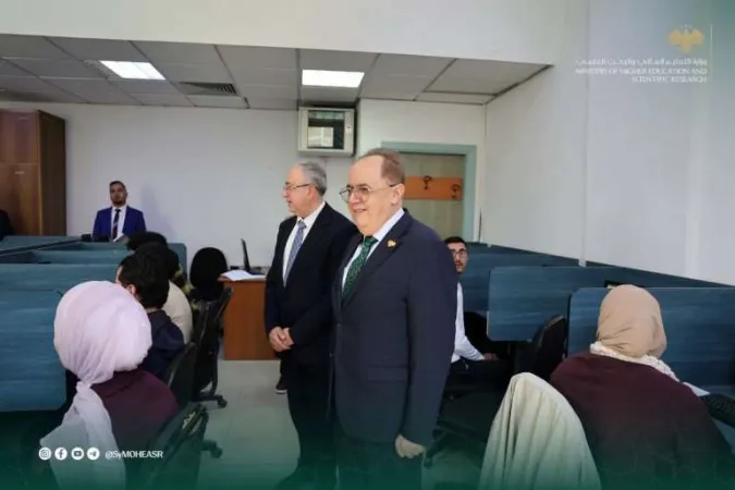 لأوّل مرة، يُجرى الامتحان الوطني الموحّد لطلاب كليات الصيدلة بنظام الامتحان الرقمي المؤتمت على الحواسيب، وبالتوقيت نفسه داخل سوريا وخارجها.