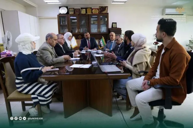 اللجنة الوزارية برئاسة معاون الوزير  تجتمع لبحث واقع كليات ومعاهد جامعة الشرق ووضع مقترحات تضمن حقوق الطلاب واستمرار العملية التعليمية في الرقة.