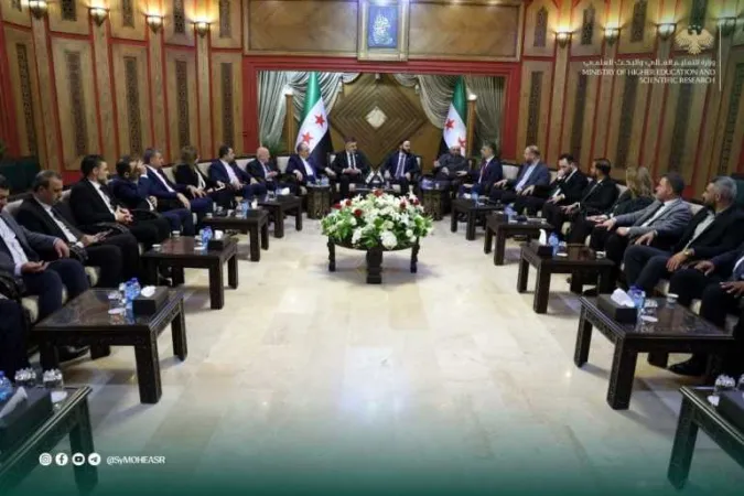 بحضور  معاون الأمين العام لشؤون مجلس الوزراء، التقى وزير التعليم العالي والبحث العلمي  محافظ حلب  لبحث شؤون الجامعات وواقع التعليم العالي في المحافظة وريفها.