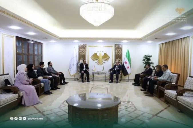 وزير التعليم العالي والبحث العلمي الدكتور مروان الحلبي يلتقي ممثلي الطلبة السوريين في لبنان.