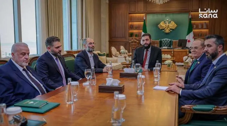 ترأس الرئيس أحمد الشرع اجتماعاً للمجلس الأعلى للتربية والتعليم في قصر الشعب بدمشق، بحضور وزير التعليم العالي والبحث العلمي الدكتور مروان الحلبي.