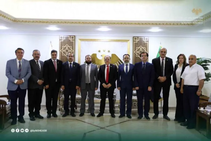 وزير التعليم العالي يبحث مع نقابة أطباء الأسنان آليات مواءمة القبول الجامعي مع احتياجات المجتمع.