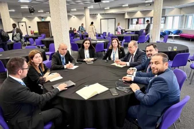 وزير التعليم العالي يلتقي بوزير التعليم الأذربيجاني، على هامش المنتدى الدولي للتعليم 2026 المنعقد في المملكة المتحدة.
