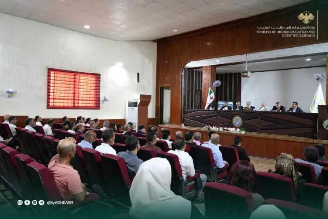 لقاء وزير التعليم العالي مع عمداء الكليات في الحسكة لمناقشة واقع التعليم الجامعي في المحافظة.