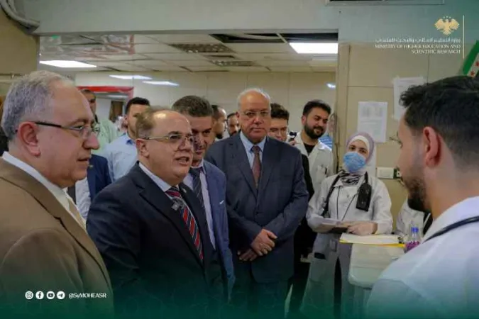 زيارة ميدانية إلى مشفى المواساة الجامعي يقوم بها وزير التعليم العالي، للاطلاع على جاهزية المشفى والخدمات الطبية المقدمة.