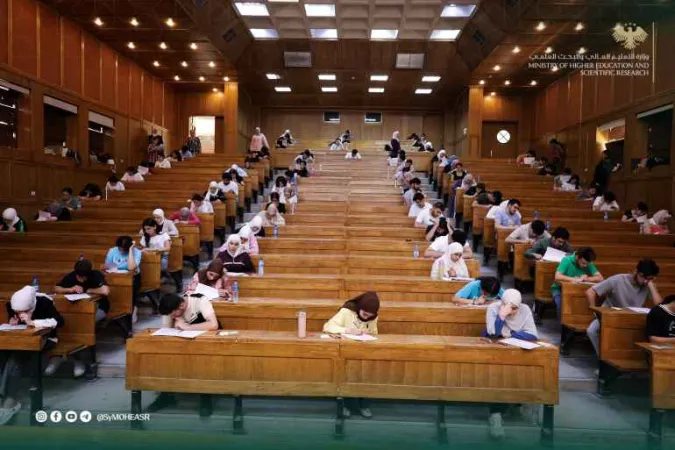 امتحانات السنة التحضيرية للكليات الطبية مستمرة  ضمن أجواء تنظيمية عالية وإشراف مباشر من وزارة التعليم العالي.