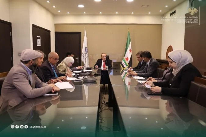 اجتماع مجلس أمناء الجامعة الافتراضية برئاسة وزير التعليم العالي يؤكد تحديث المناهج وتعزيز الشراكات الدولية.