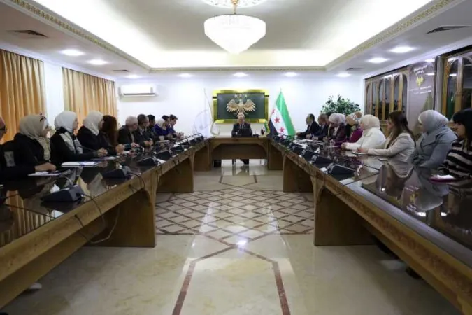 وزير التعليم العالي  يلتقي مع الكادر العلمي والإداري للهيئة العليا للبحث العلمي.