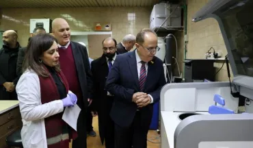 جولة ميدانية مفاجئة لوزير التعليم العالي والبحث العلمي الدكتور مروان الحلبي   في مشفى البيروني