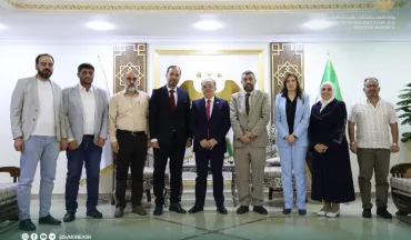 وزير التعليم العالي ونقيب التمريض يبحثان تطوير المهارات الصحية وتحديث توصيف المهن.