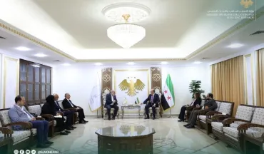 تعزيز البنية النقابية وتفعيل اللجان ومناقشة تحديات مشفى البيروني في لقاء وزير التعليم ورئيس الاتحاد العام لنقابات سورية.
